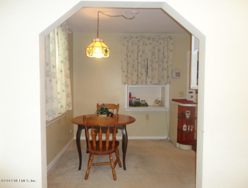 1424 Bassett Road Jacksonville, FL 32208 - Photo 8 of 43 dining entry