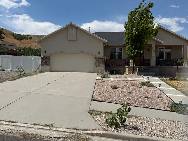 $183,750 | 702 Elk Meadow Loop, Tooele, UT 84074