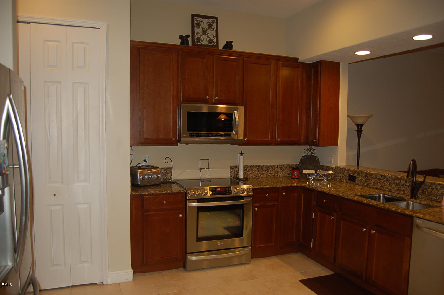 3851 Southwest Crary Street Port St. Lucie, FL 34953 - Photo 10 of 37 Kitchen