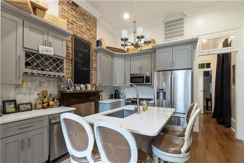 $399,900 | 811 St Peter, Unit 811, New Orleans, LA 70116