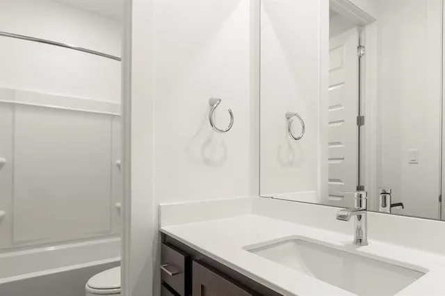 $2,195 | 1012 Yaupon Holly Drive, Georgetown, TX 78628