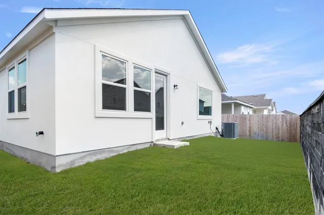 $2,195 | 1012 Yaupon Holly Drive, Georgetown, TX 78628