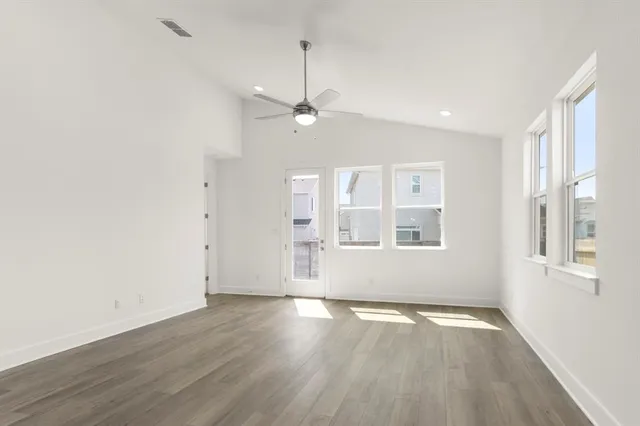 $2,195 | 1012 Yaupon Holly Drive, Georgetown, TX 78628