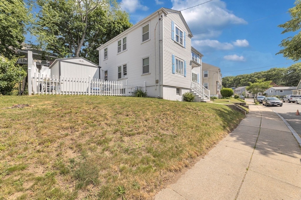 30 Bateman Street Boston, MA 02131 - Photo 3 of 32