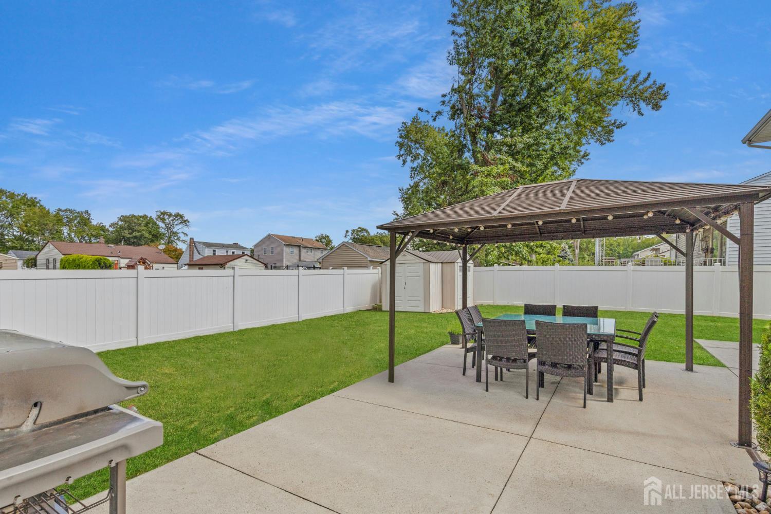 16 Neptune Place Colonia, NJ 07067 - Photo 28 of 34