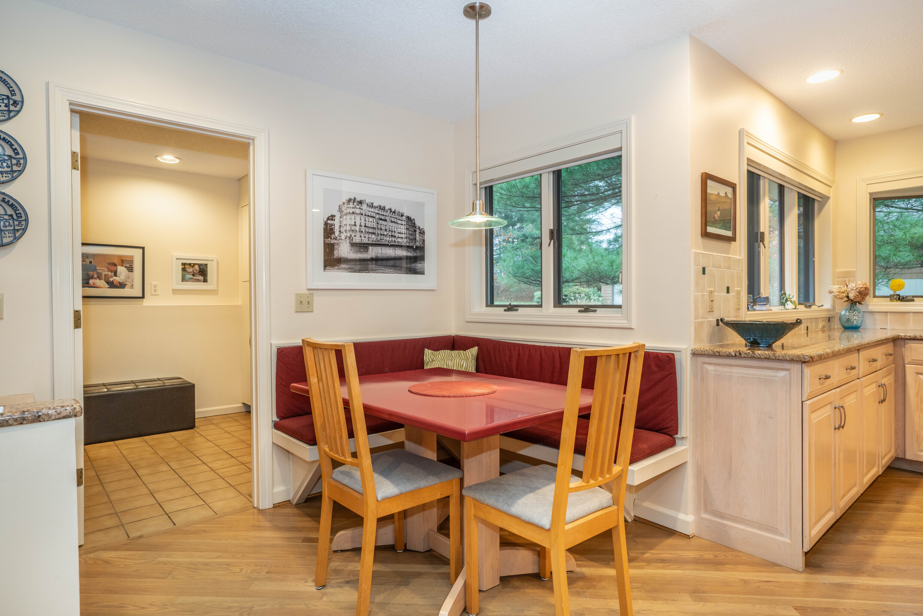 34 Cary Lane, Unit 34 Bloomfield, CT 06002 - Photo 12 of 40 a dining room with furniture and window