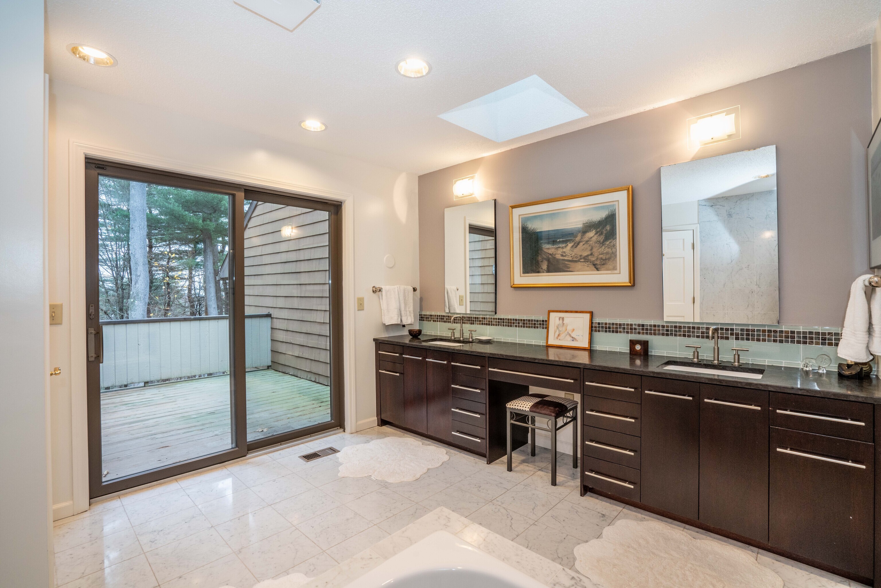 34 Cary Lane, Unit 34 Bloomfield, CT 06002 - Photo 35 of 40 a kitchen with large windows and a sink