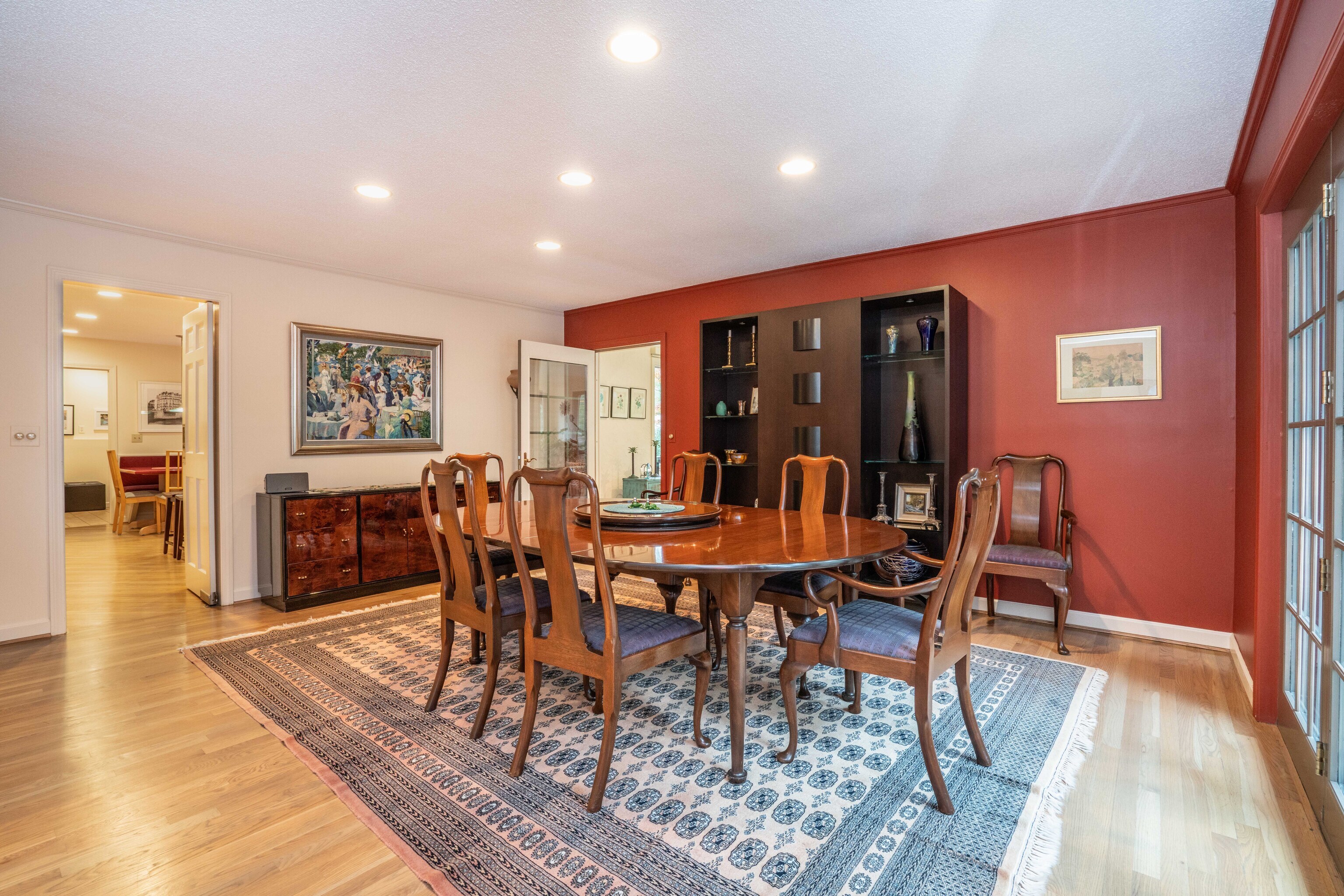 34 Cary Lane, Unit 34 Bloomfield, CT 06002 - Photo 4 of 40 a view of a dining room with furniture