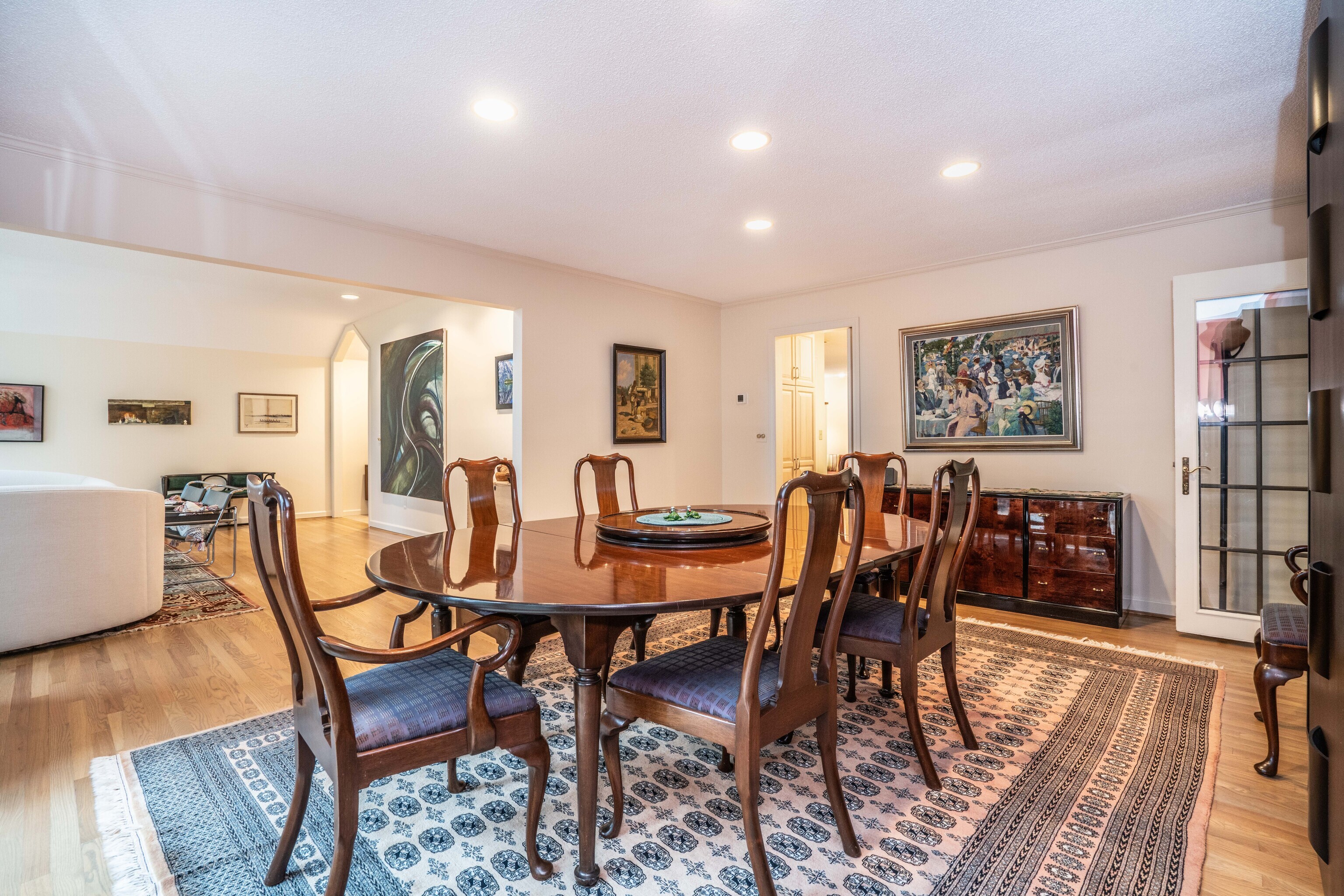 34 Cary Lane, Unit 34 Bloomfield, CT 06002 - Photo 6 of 40 a view of a dining room with furniture