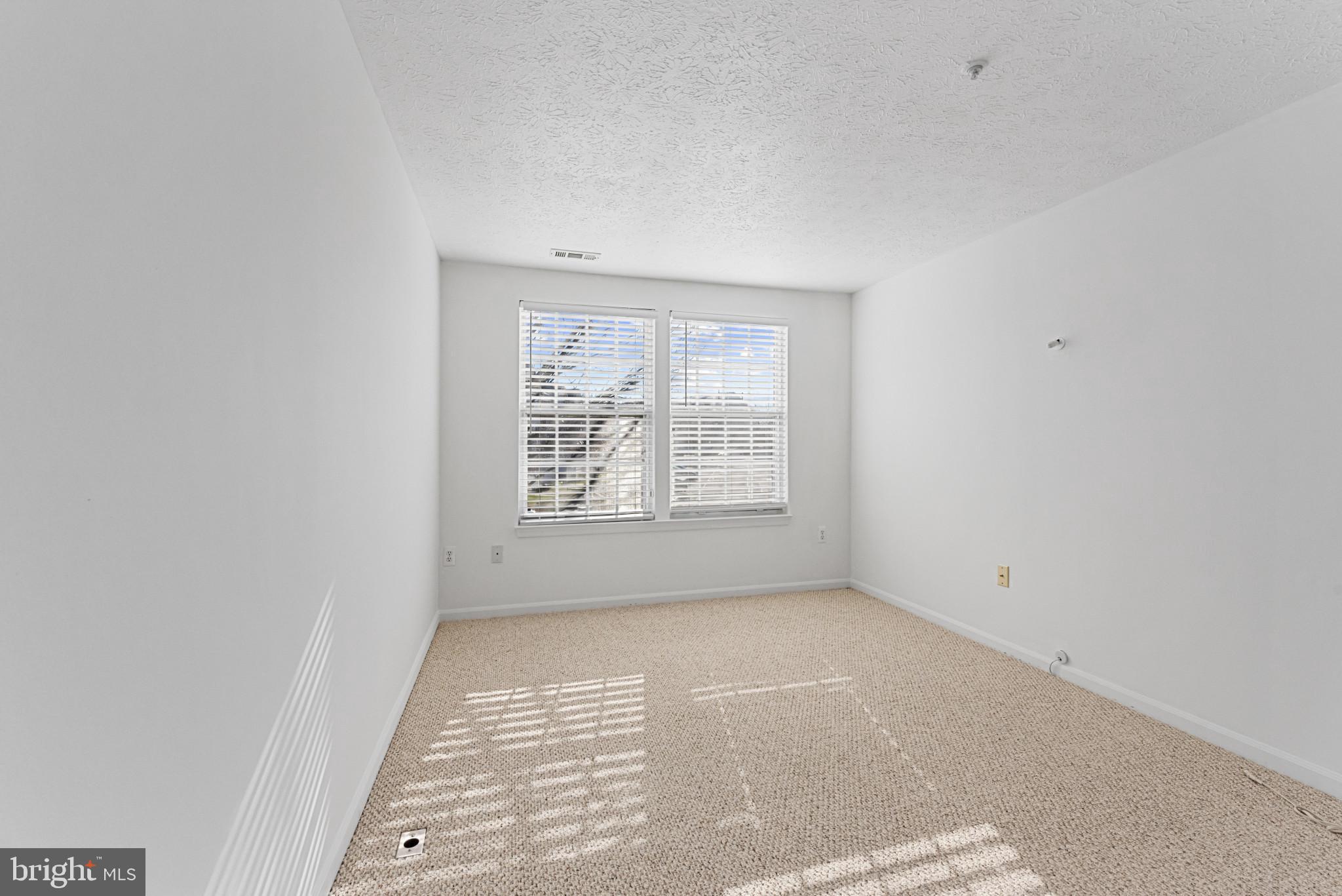 4122 Maple Path Circle, Unit 55 Nottingham, MD 21236 - Photo 23 of 27 Bright and airy blank canvas for creativity.