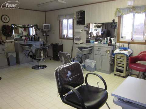 6663 South Durand Road Durand, MI 48429 - Photo 15 of 17 20387937-14.JPG