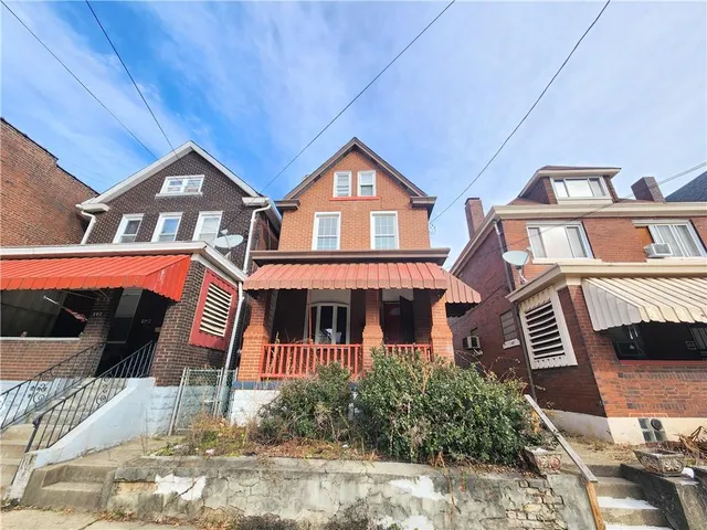 $1,100 | 160 5th Avenue, Braddock, PA 15104