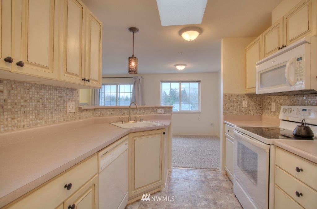 10824 Southeast 170th Street, Unit B308 Renton, WA 98055 - Photo 5 of 14 Gallery Image 5