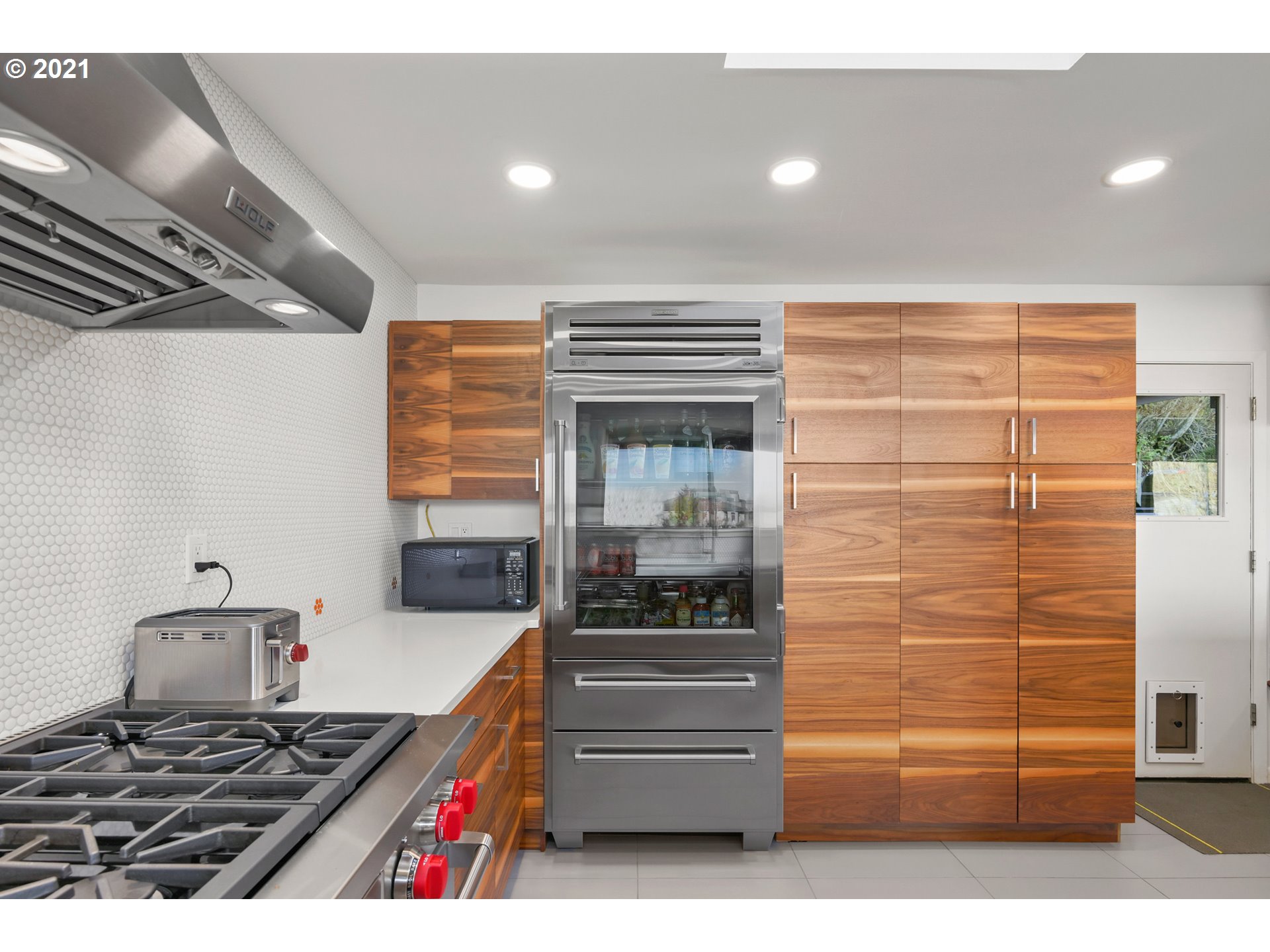 1023 Southwest Rivington Drive Portland, OR 97201 - Photo 13 of 30 Gallery Image 13