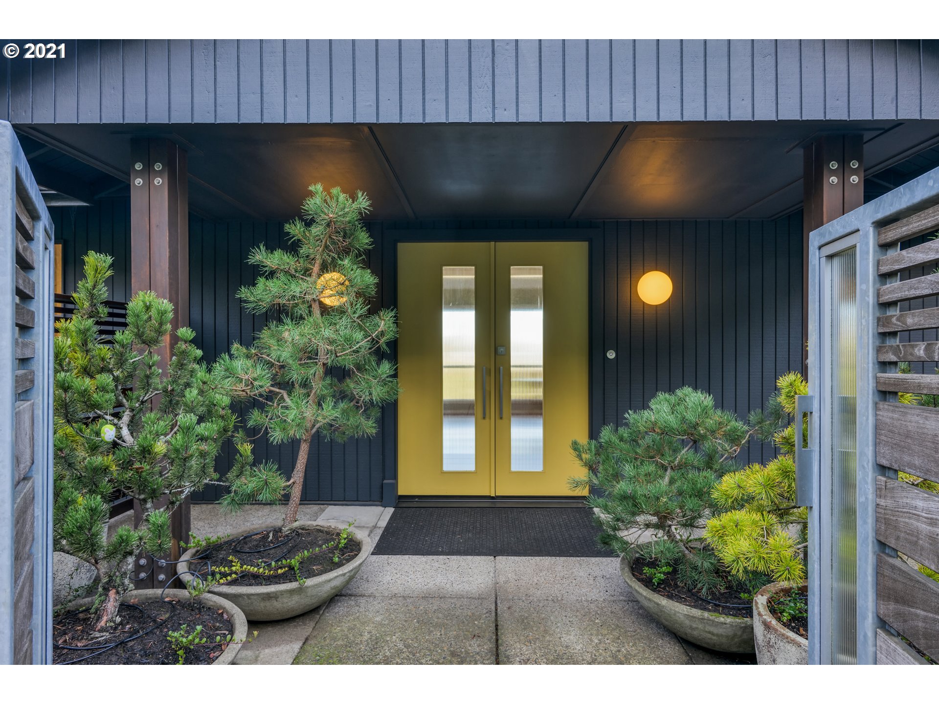 1023 Southwest Rivington Drive Portland, OR 97201 - Photo 3 of 30 Gallery Image 3