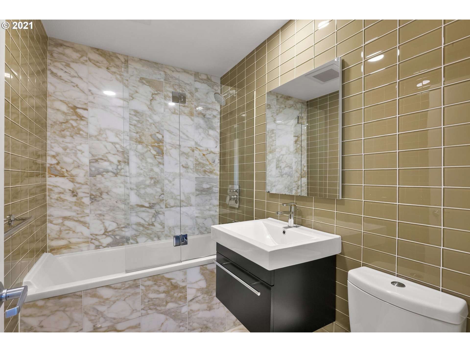 1023 Southwest Rivington Drive Portland, OR 97201 - Photo 21 of 30 Gallery Image 21