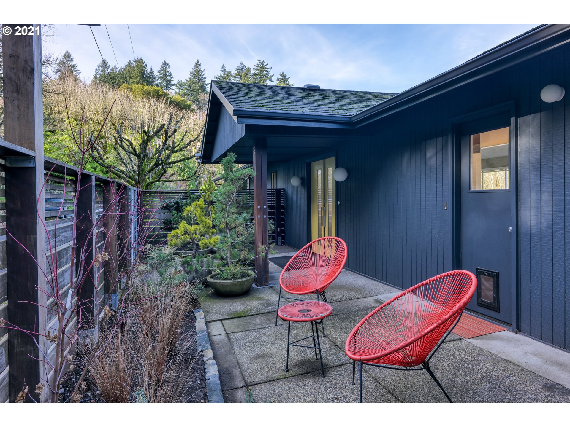 1023 Southwest Rivington Drive Portland, OR 97201 - Photo 4 of 30 Gallery Image 4