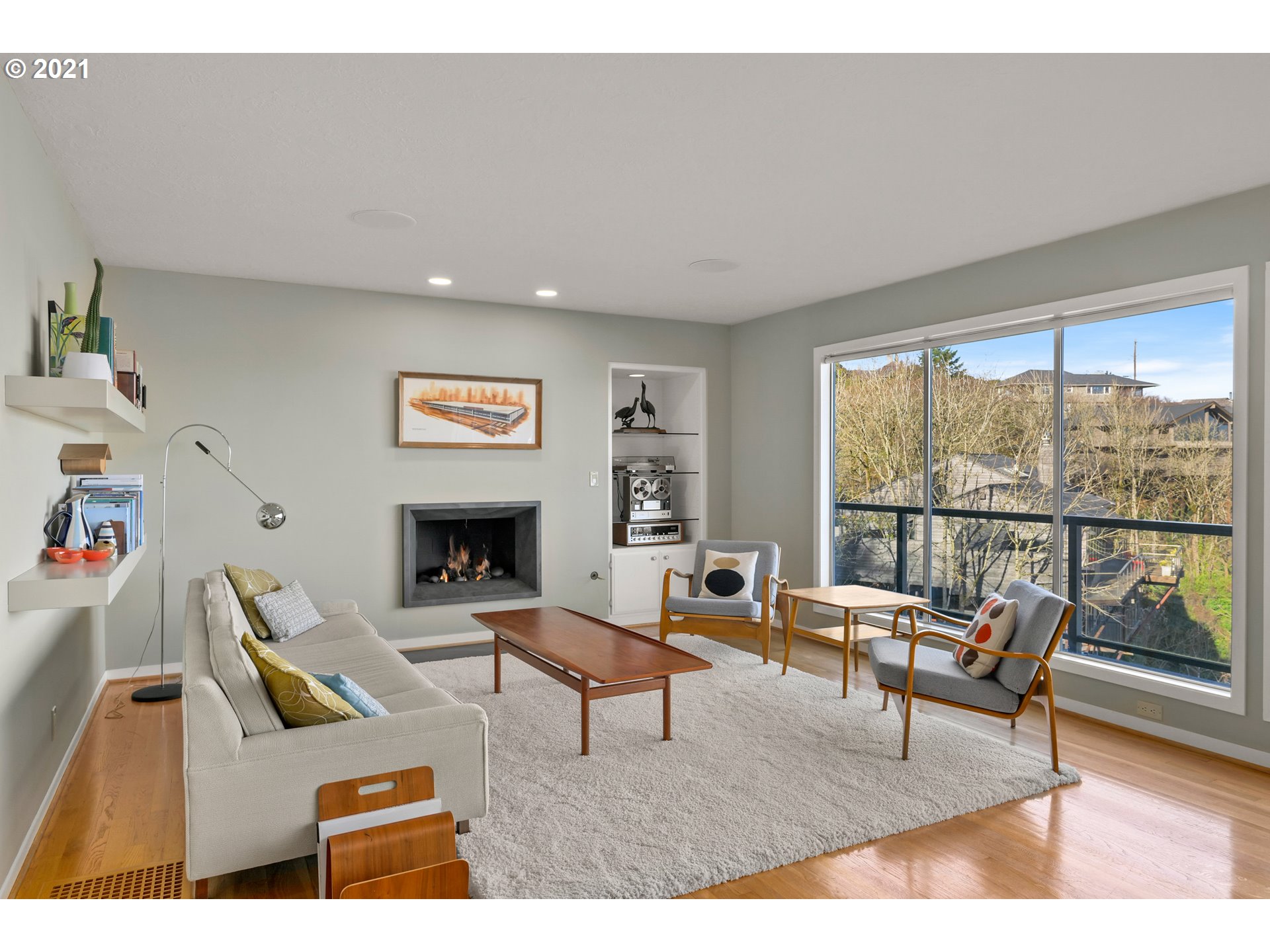 1023 Southwest Rivington Drive Portland, OR 97201 - Photo 8 of 30 Gallery Image 8