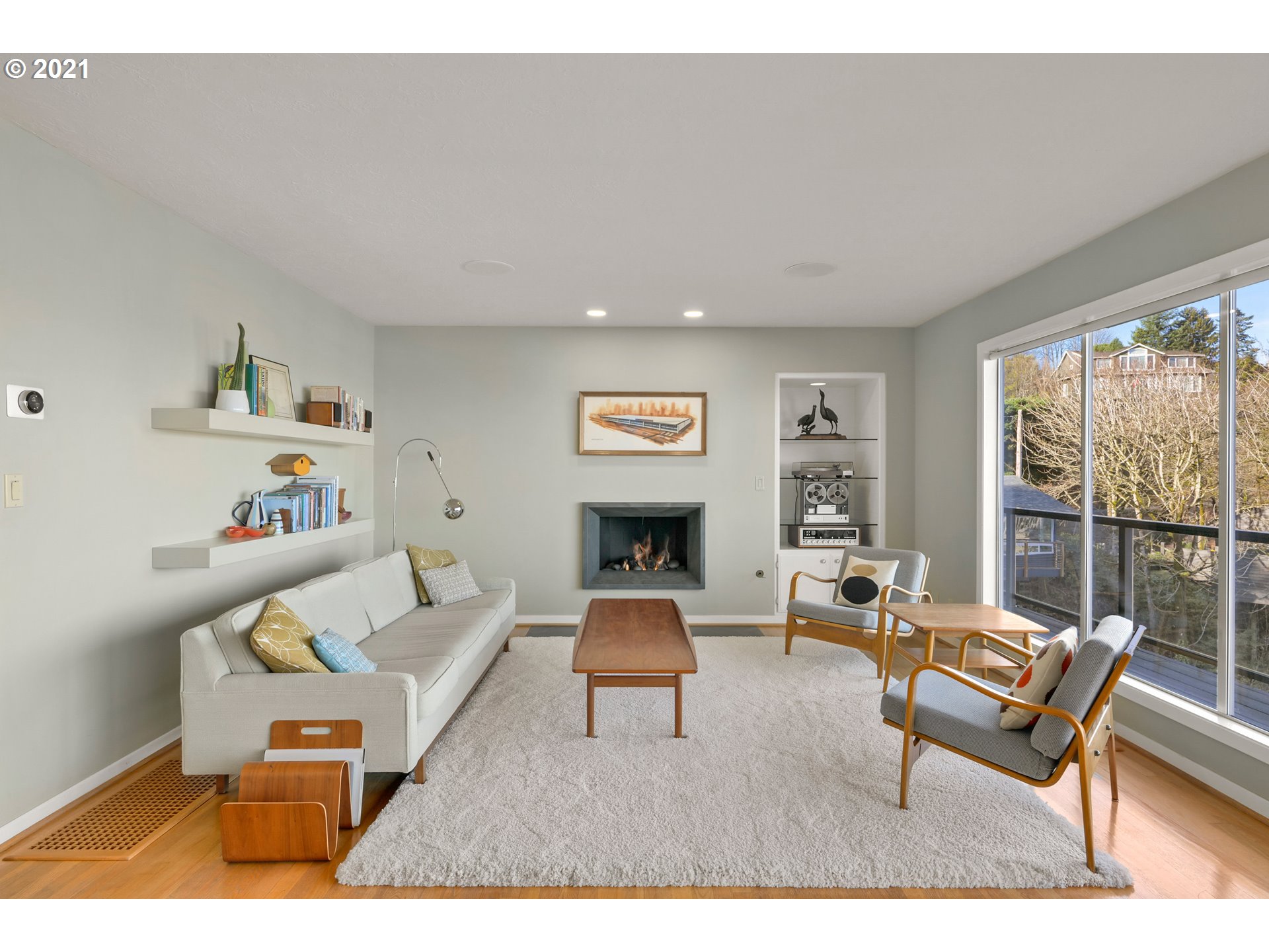1023 Southwest Rivington Drive Portland, OR 97201 - Photo 9 of 30 Gallery Image 9