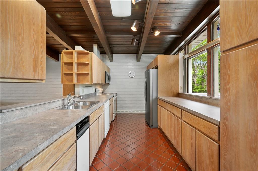 6660 Landview Road Pittsburgh, PA 15217 - Photo 8 of 41 Gallery Image 8