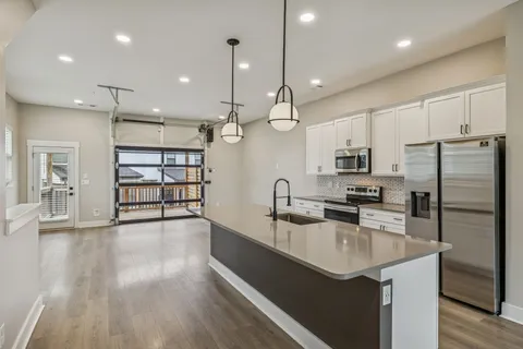 $574,999 | 170 Stonecrest Drive, Nashville, TN 37209