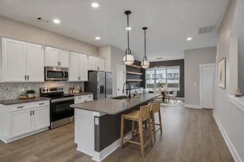 $574,999 | 170 Stonecrest Drive, Nashville, TN 37209