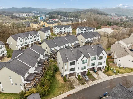 $574,999 | 170 Stonecrest Drive, Nashville, TN 37209