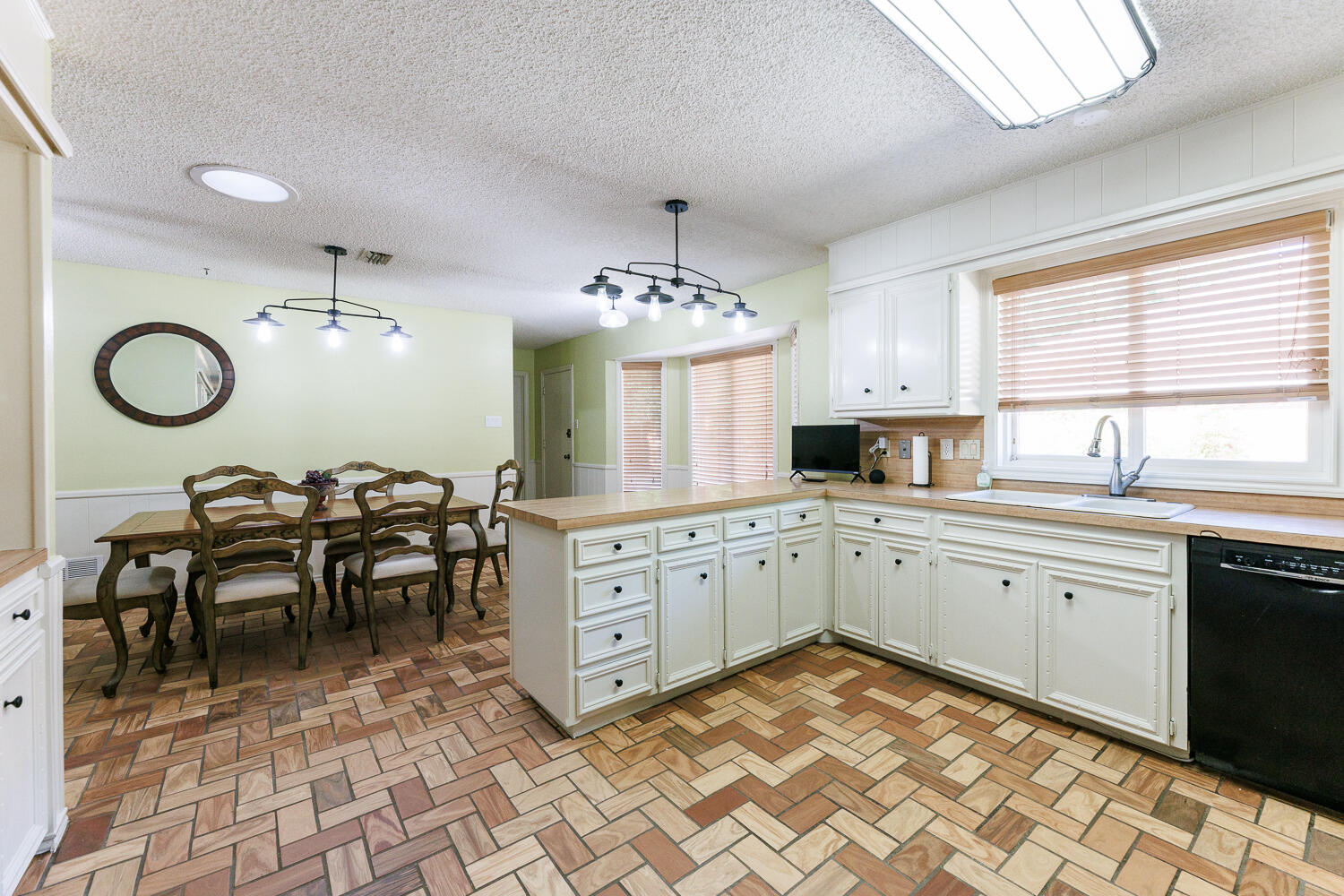 3713 95th Street Lubbock, TX 79423 - Photo 27 of 70 Kitchen
