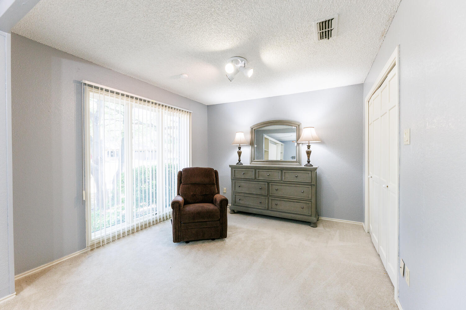 3713 95th Street Lubbock, TX 79423 - Photo 48 of 70 a room with furniture and window