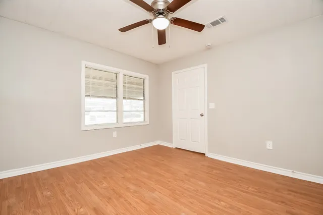 $1,700 | 919 Forest Oaks Drive, Houston, TX 77017