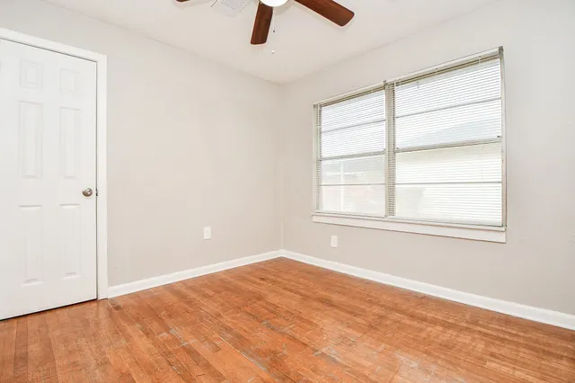 $1,700 | 919 Forest Oaks Drive, Houston, TX 77017