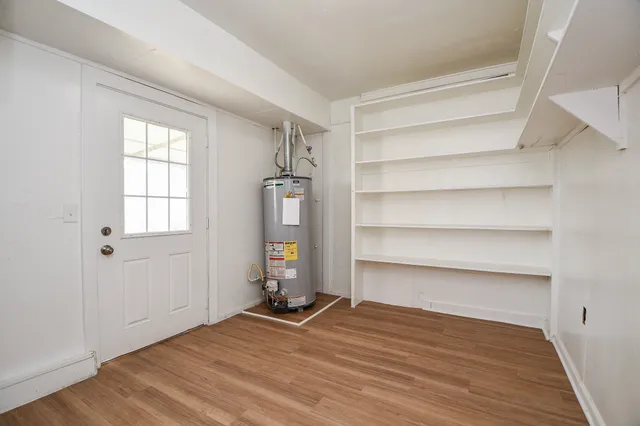 $1,700 | 919 Forest Oaks Drive, Houston, TX 77017