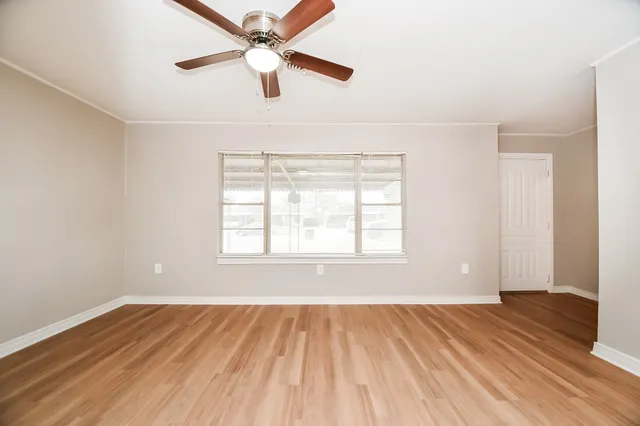 $1,700 | 919 Forest Oaks Drive, Houston, TX 77017