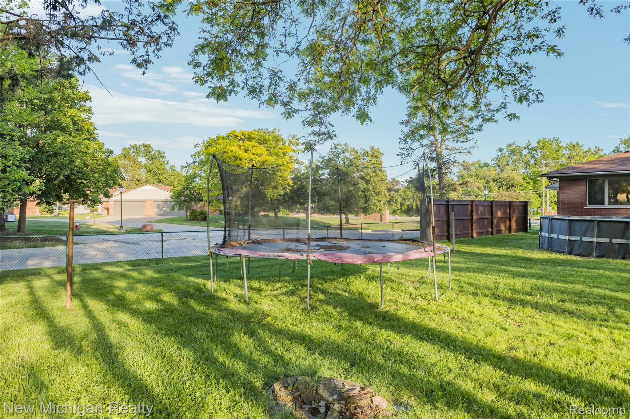 8359 Chicago Road South Warren, MI 48093 - Photo 59 of 74