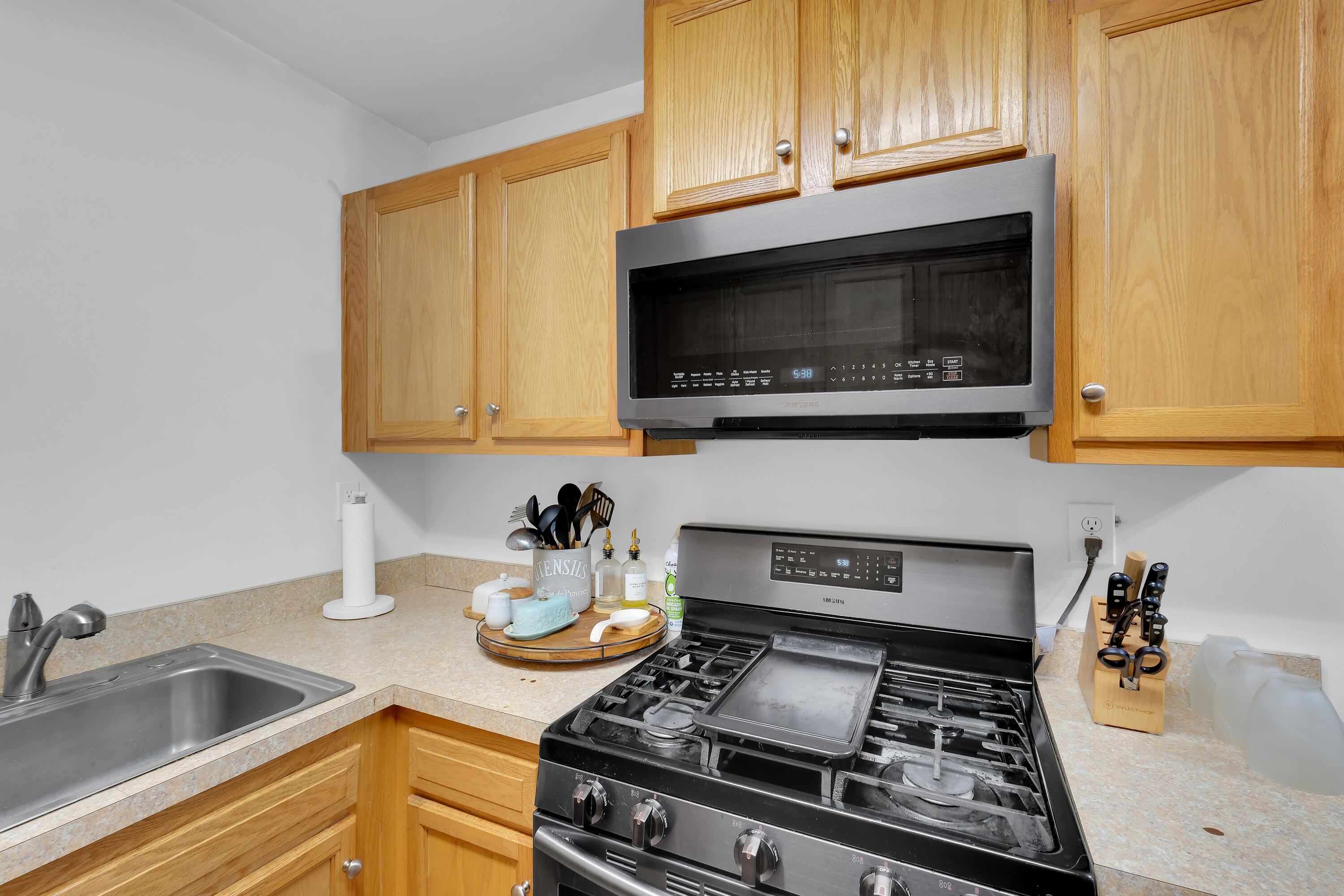 3131 Radiance Road Louisville, KY 40220 - Photo 13 of 30 Kitchen