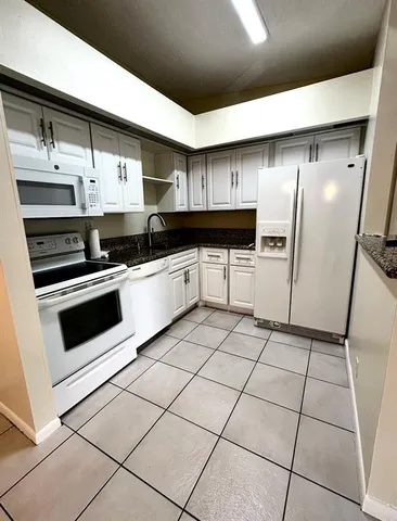 $1,795 | 15484 Lakes Of Delray Boulevard, Unit 201, Delray Beach, FL 33484