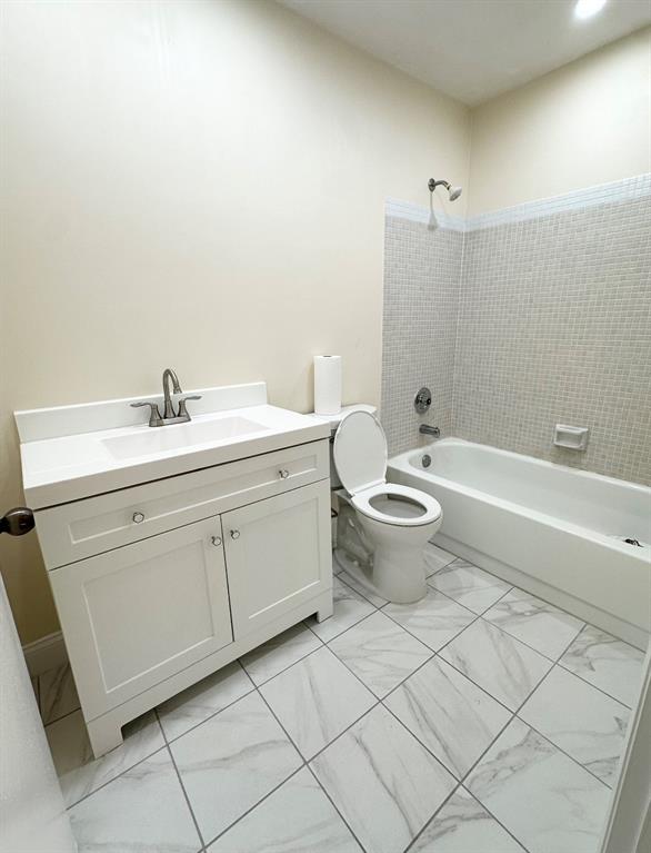 15484 Lakes Of Delray Boulevard, Unit 201 Delray Beach, FL 33484 - Photo 7 of 20