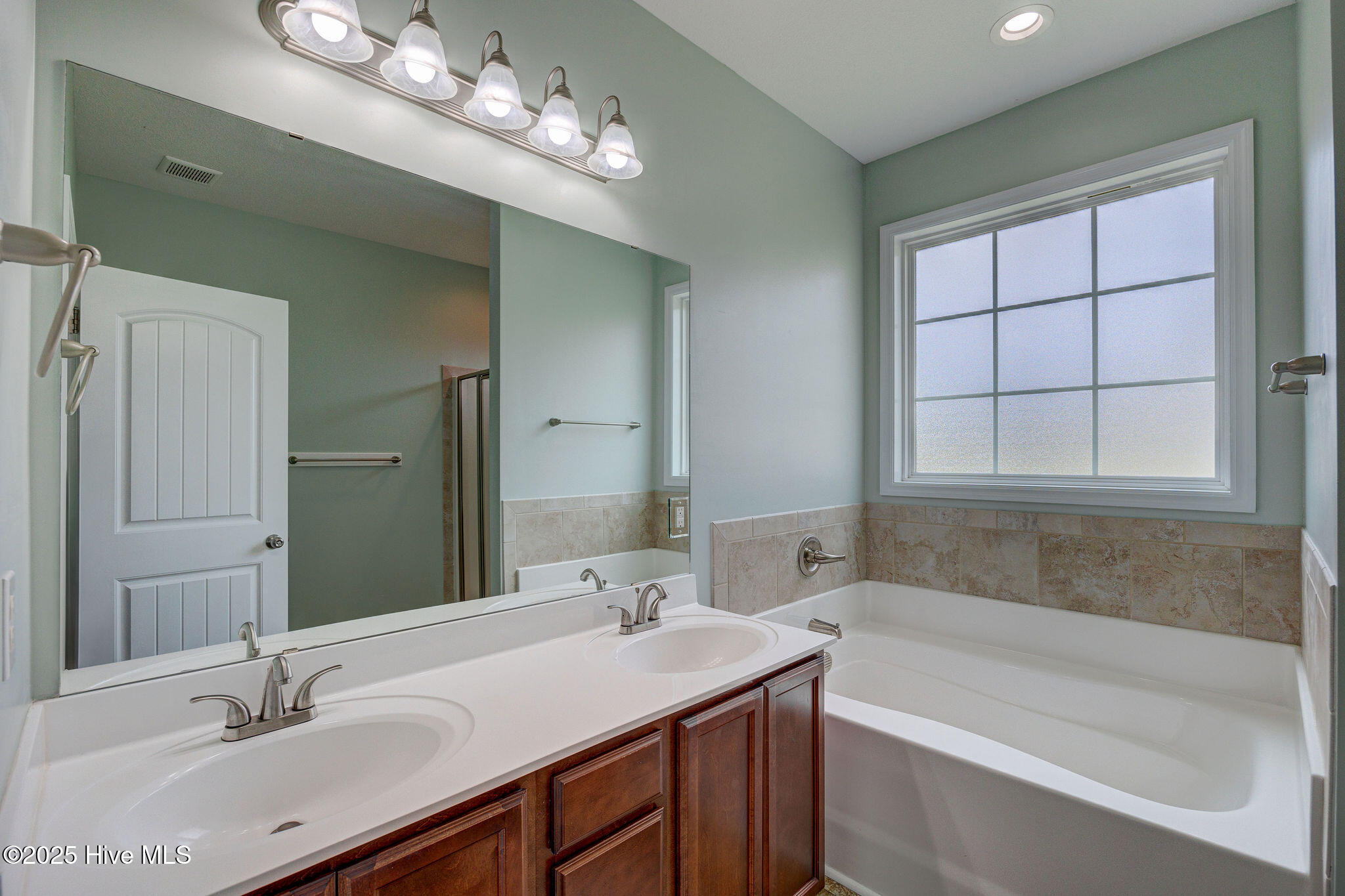 604 Winfall Drive Holly Ridge, NC 28445 - Photo 6 of 55 604WinfallDrive(45)