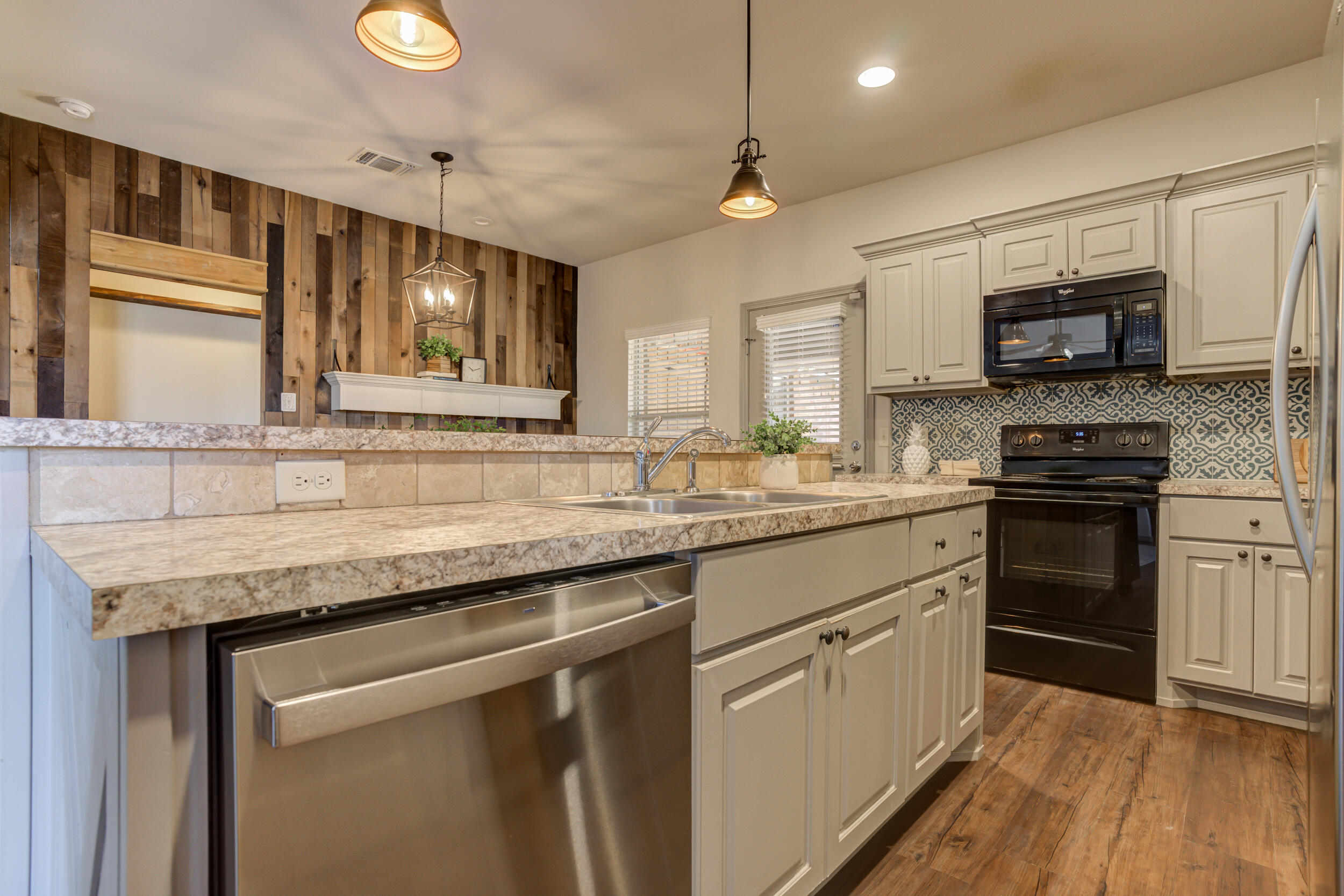 7902 Avenue L Lubbock, TX 79423 - Photo 17 of 54 DSC01697_698_699_700_701