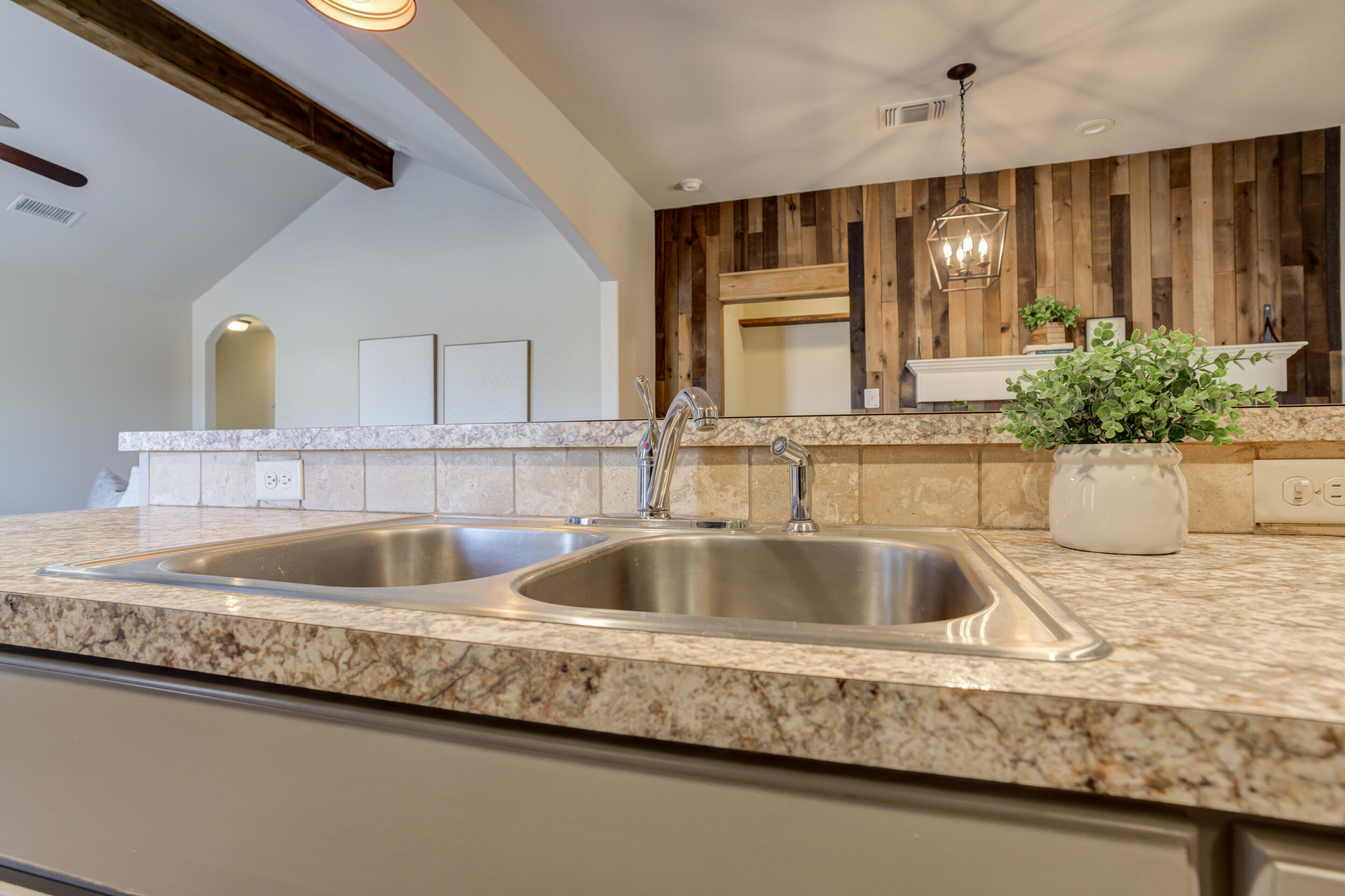 7902 Avenue L Lubbock, TX 79423 - Photo 18 of 54 DSC01702_3_4_5_6