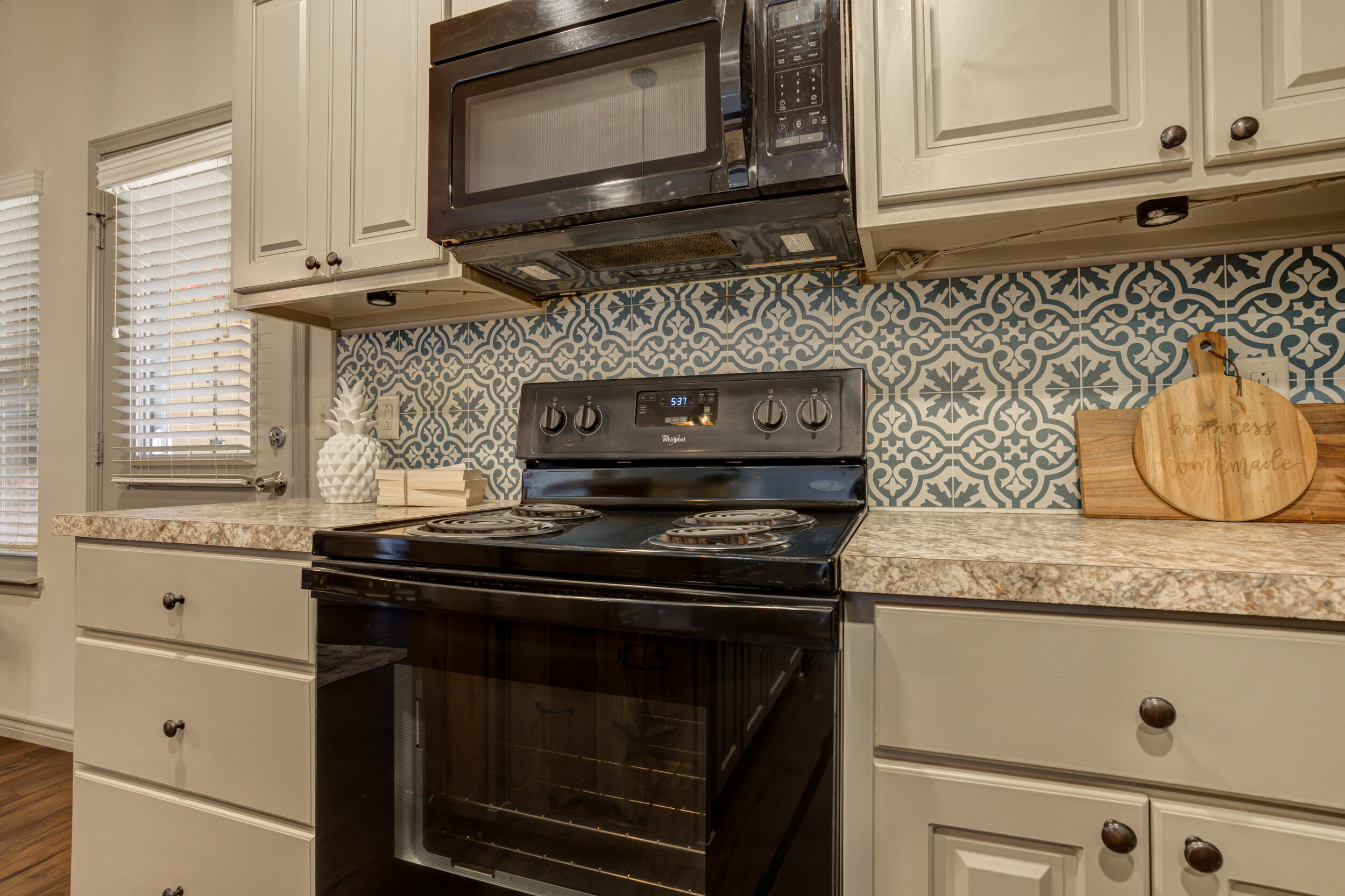 7902 Avenue L Lubbock, TX 79423 - Photo 19 of 54 DSC01707_08_09_10_11