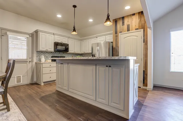 $259,000 | 7902 Avenue L, Lubbock, TX 79423