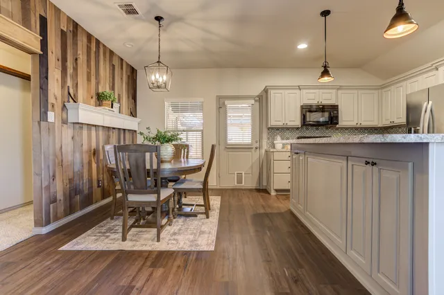 $259,000 | 7902 Avenue L, Lubbock, TX 79423