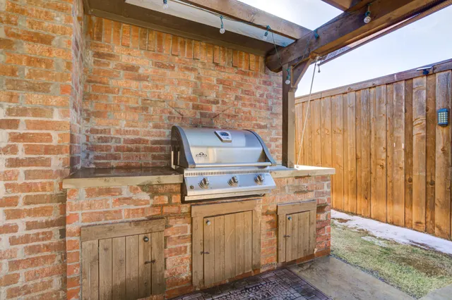 $259,000 | 7902 Avenue L, Lubbock, TX 79423