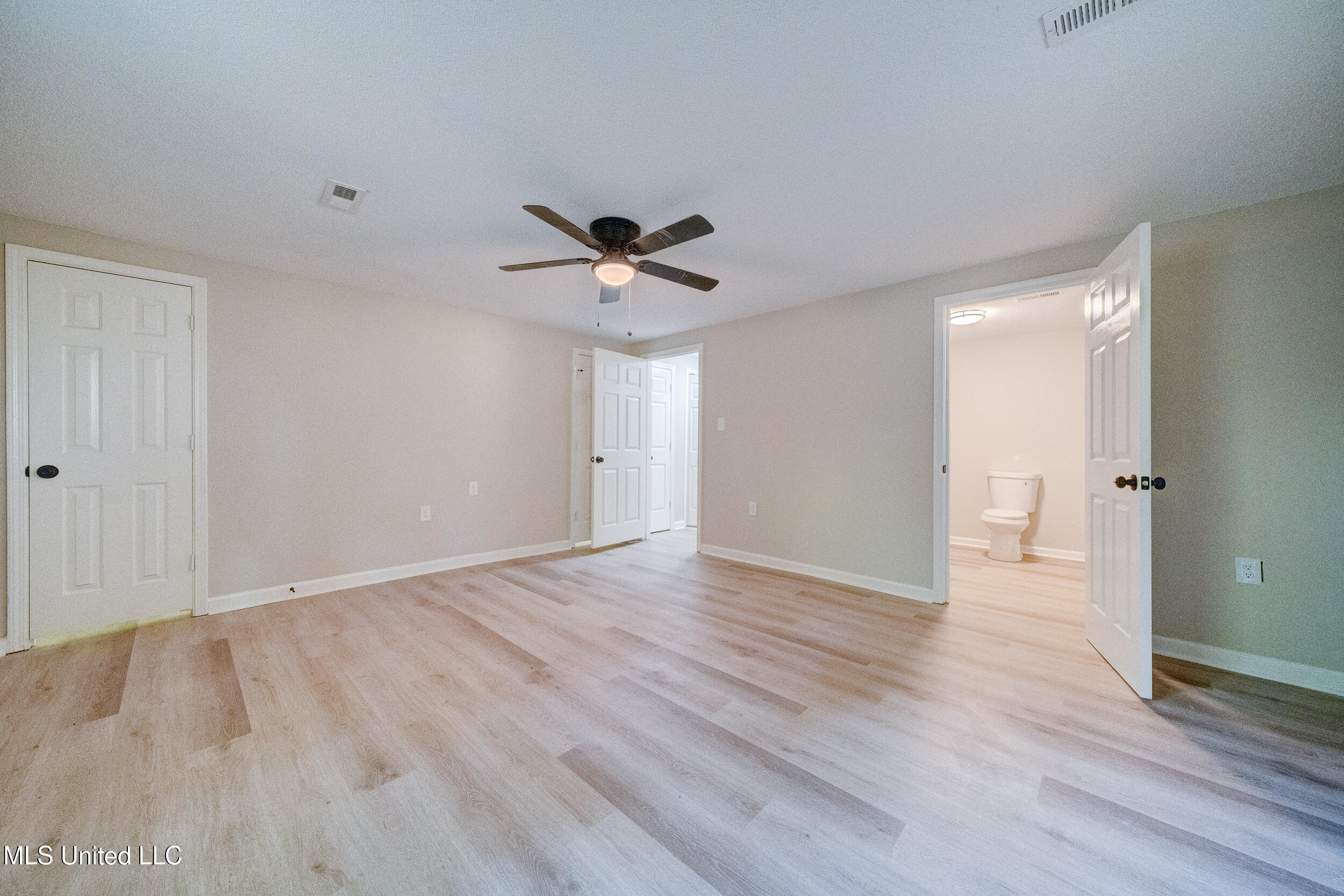 2835 Plum Point Road Southaven, MS 38672 - Photo 8 of 13 Master