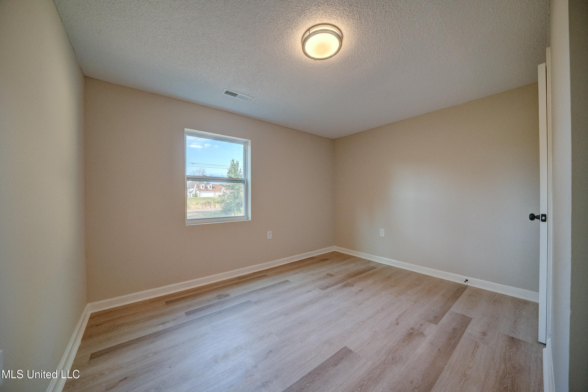 2835 Plum Point Road Southaven, MS 38672 - Photo 8 of 10 Bedroom 2