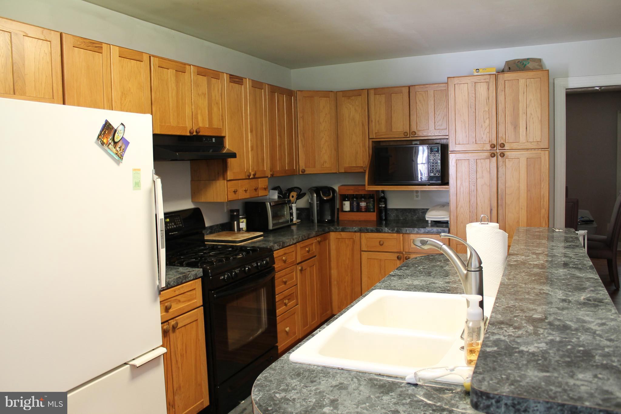 33390 Parker Road Locust Grove, VA 22508 - Photo 5 of 28 Kitchen