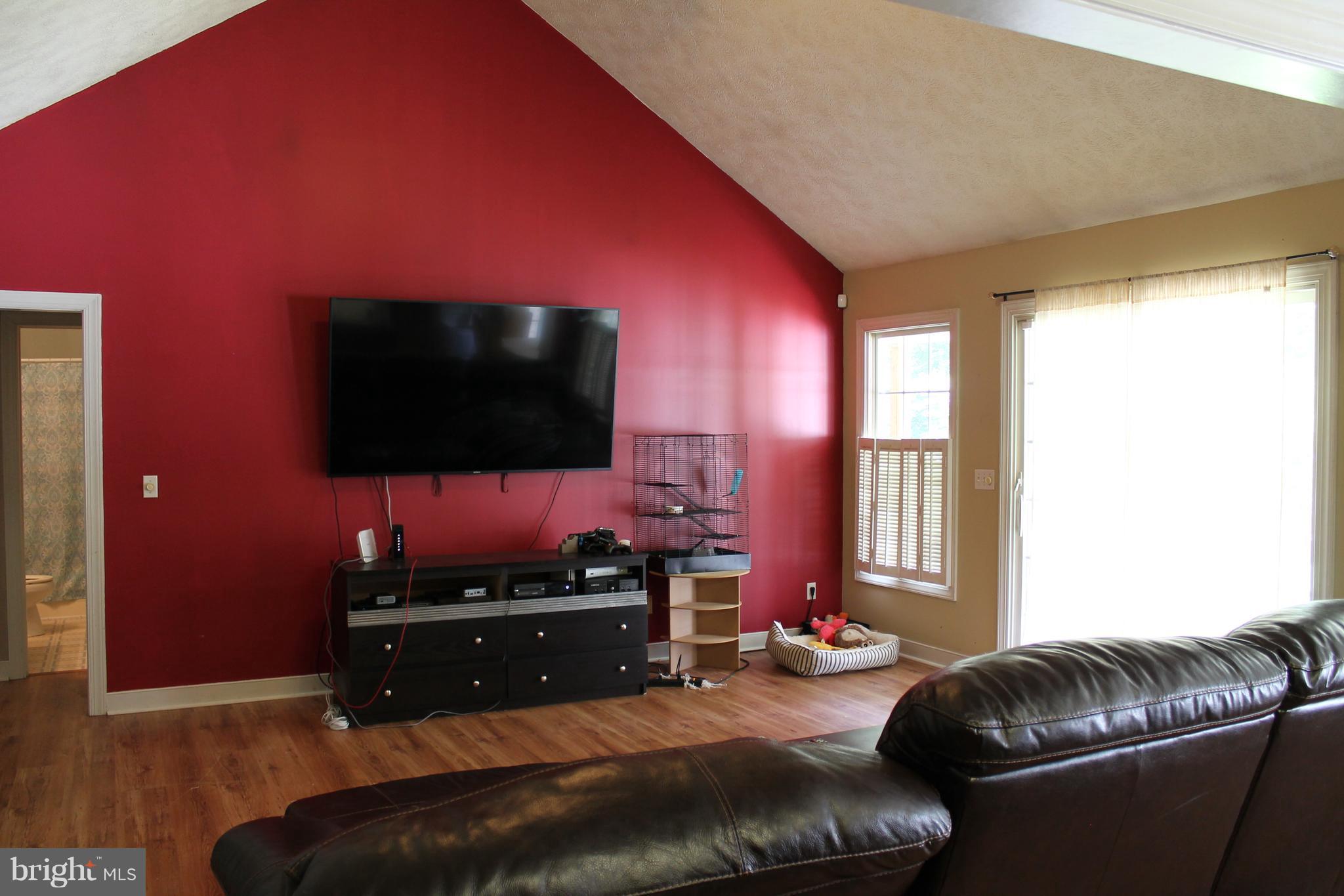 33390 Parker Road Locust Grove, VA 22508 - Photo 8 of 28 Family Room