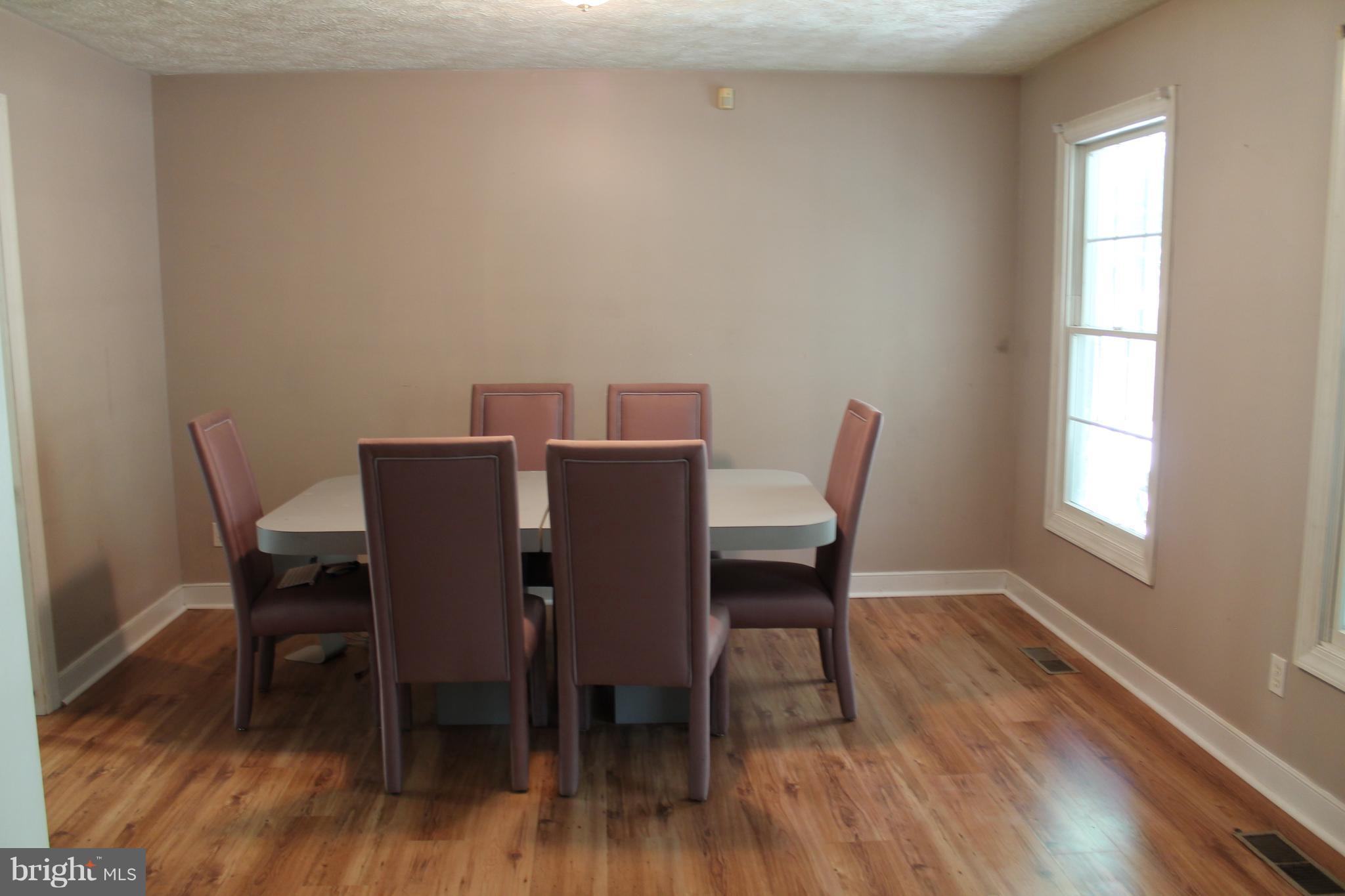 33390 Parker Road Locust Grove, VA 22508 - Photo 9 of 28 Dining Room