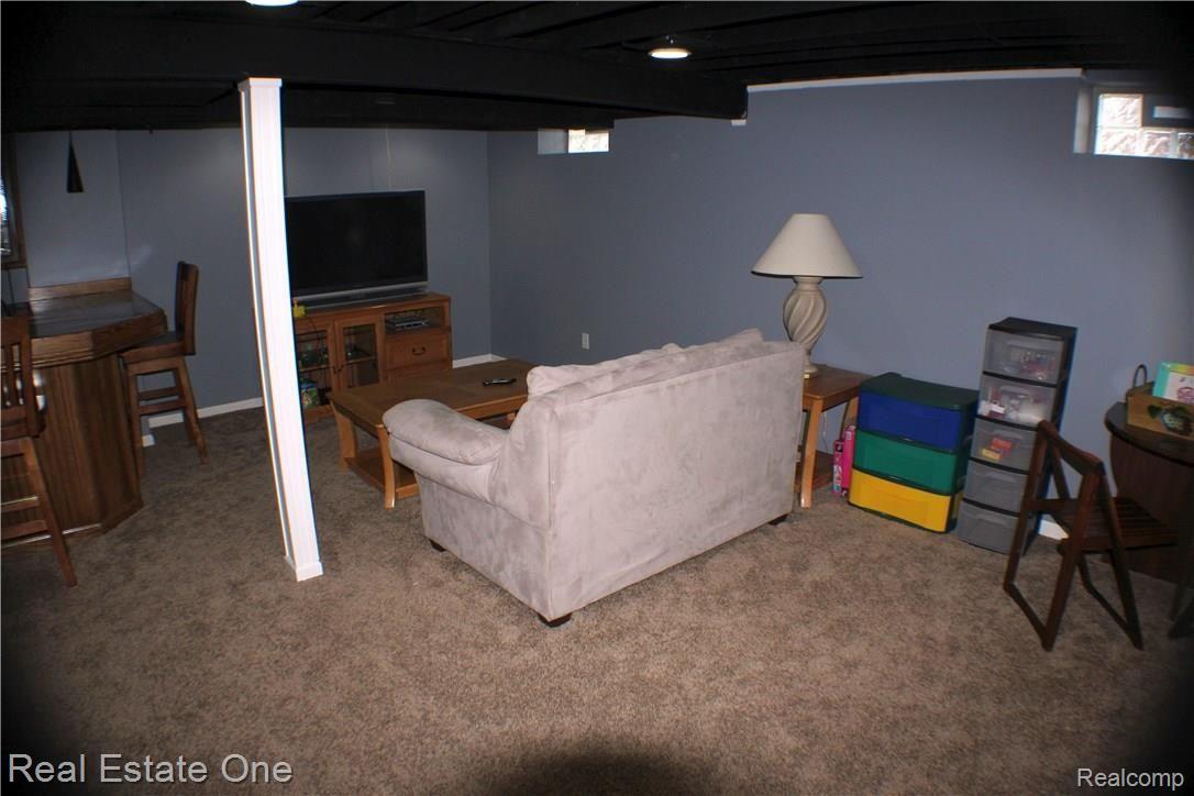 511 Whitney Drive Rochester, MI 48307 - Photo 18 of 25 IMG_0565.JPG